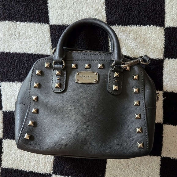 Small studded Michael Kors crossbody purse - Picture 4 of 6